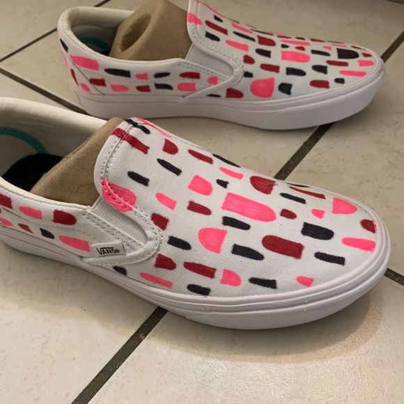 Custom Designed Vans - Picture 2 of 4